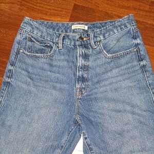 Good American Straight Leg Jeans in Medium Blue